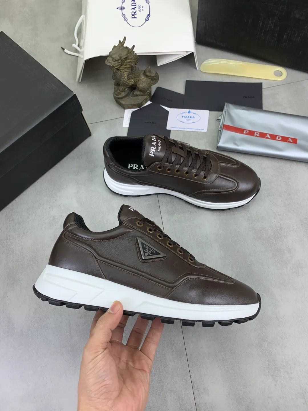 Men's men's shoes P600 💰[actual price] top quality, new popular models on the official website, timeless for a century, 🆘 The trendy brand (Prada) mainly promotes popular models, avant-garde and versatile fashionable men's shoes, privately molded, with cowhide splicing and 1:1 oil edge treatment... fashionable and simple, original imported cowhide with python skin, cowhide leather lining for feet; the atmosphere and personality are more fashionable, eye-catching and pursuing class. It will subvert the old idea and be a must-have for fashionistas who want to spend time with you! Must keep it! High-end comfortable and low-cost, high-end quality workmanship. Size: 38-45 4️⃣ colors available. full package
